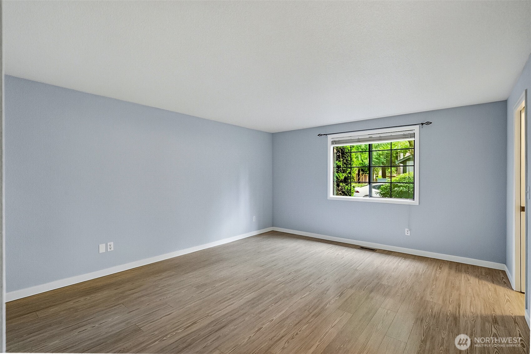 1805 Village Green Drive 16 Property Photo 16