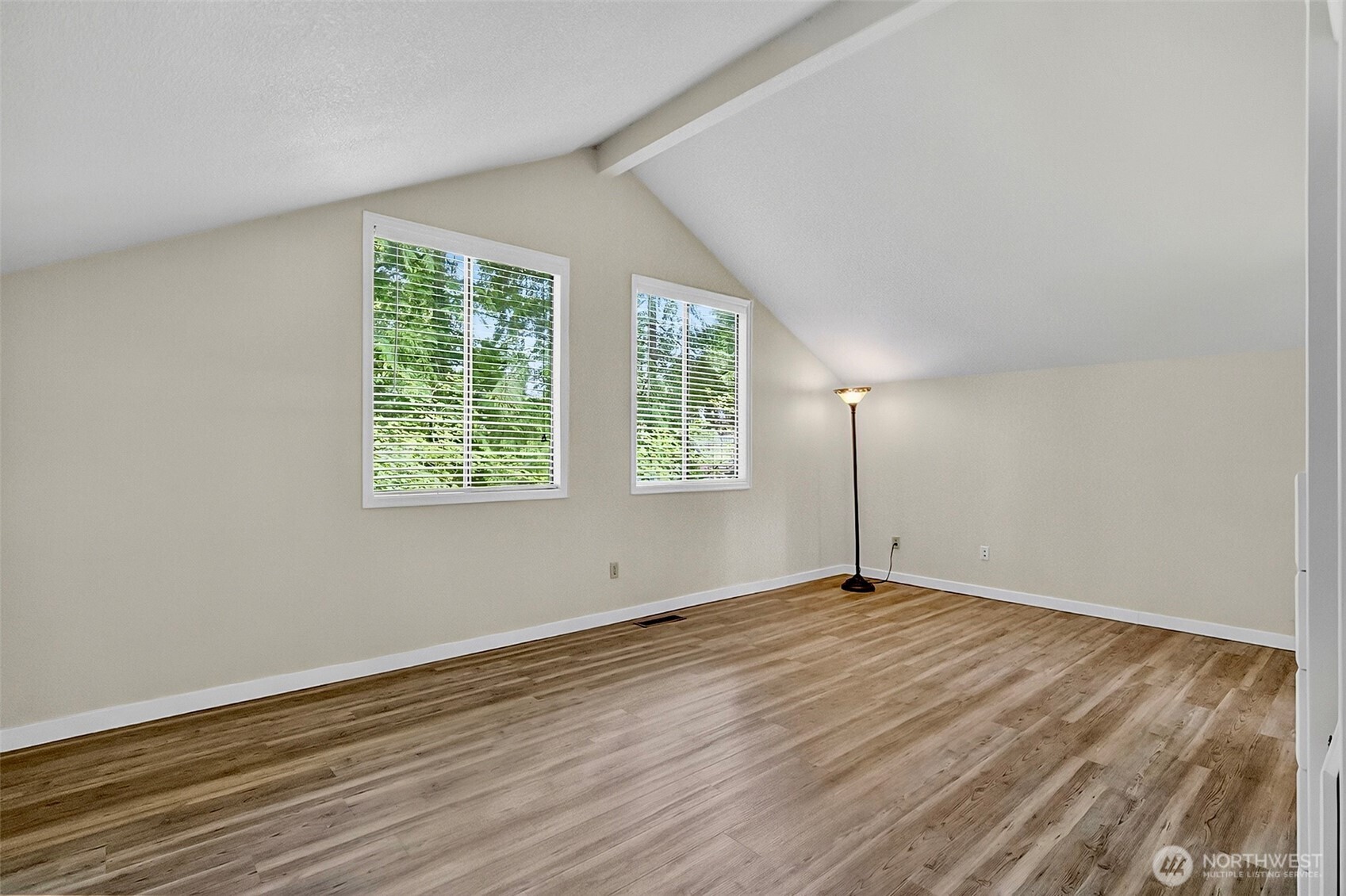 1805 Village Green Drive 16 Property Photo 25