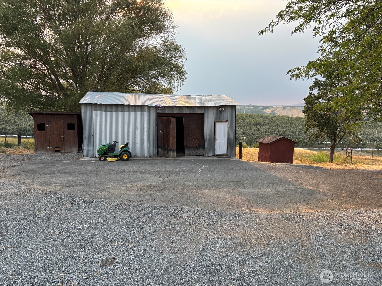 1701 Reservoir Loop Road Property Photo 9
