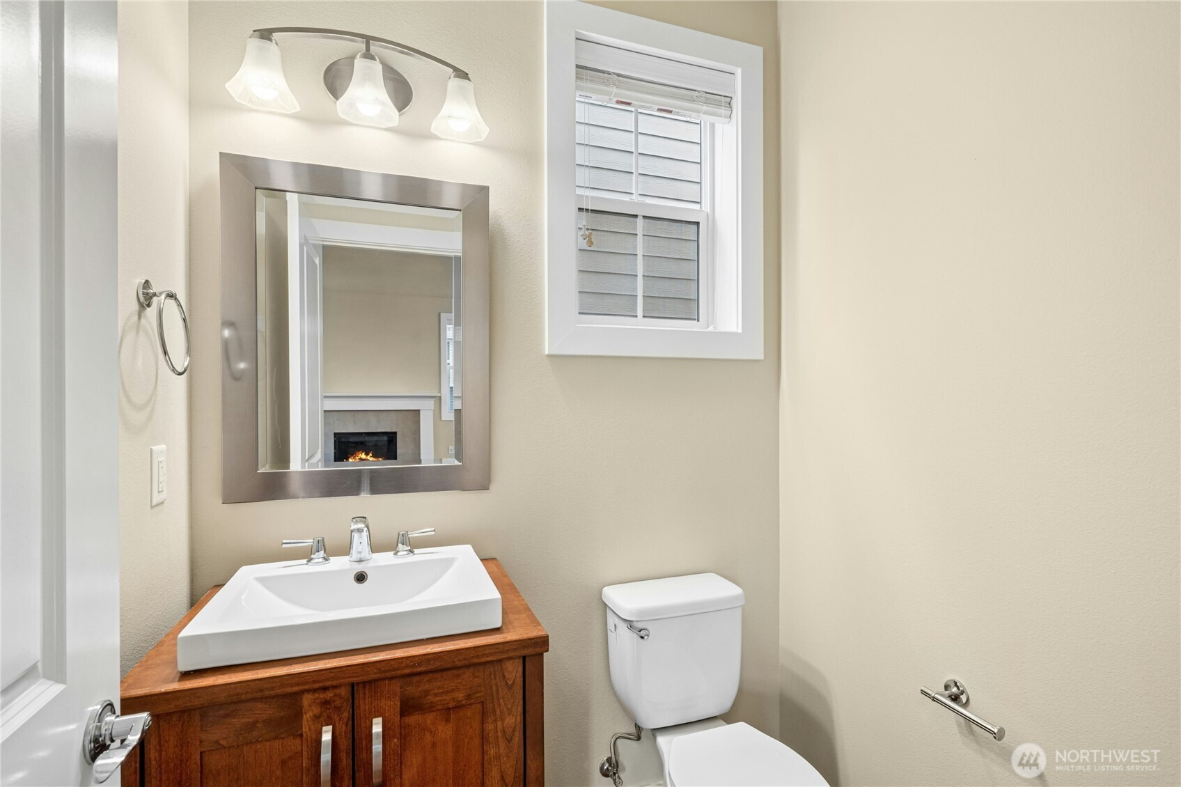 365 Ne Denny Way Property Photo 14