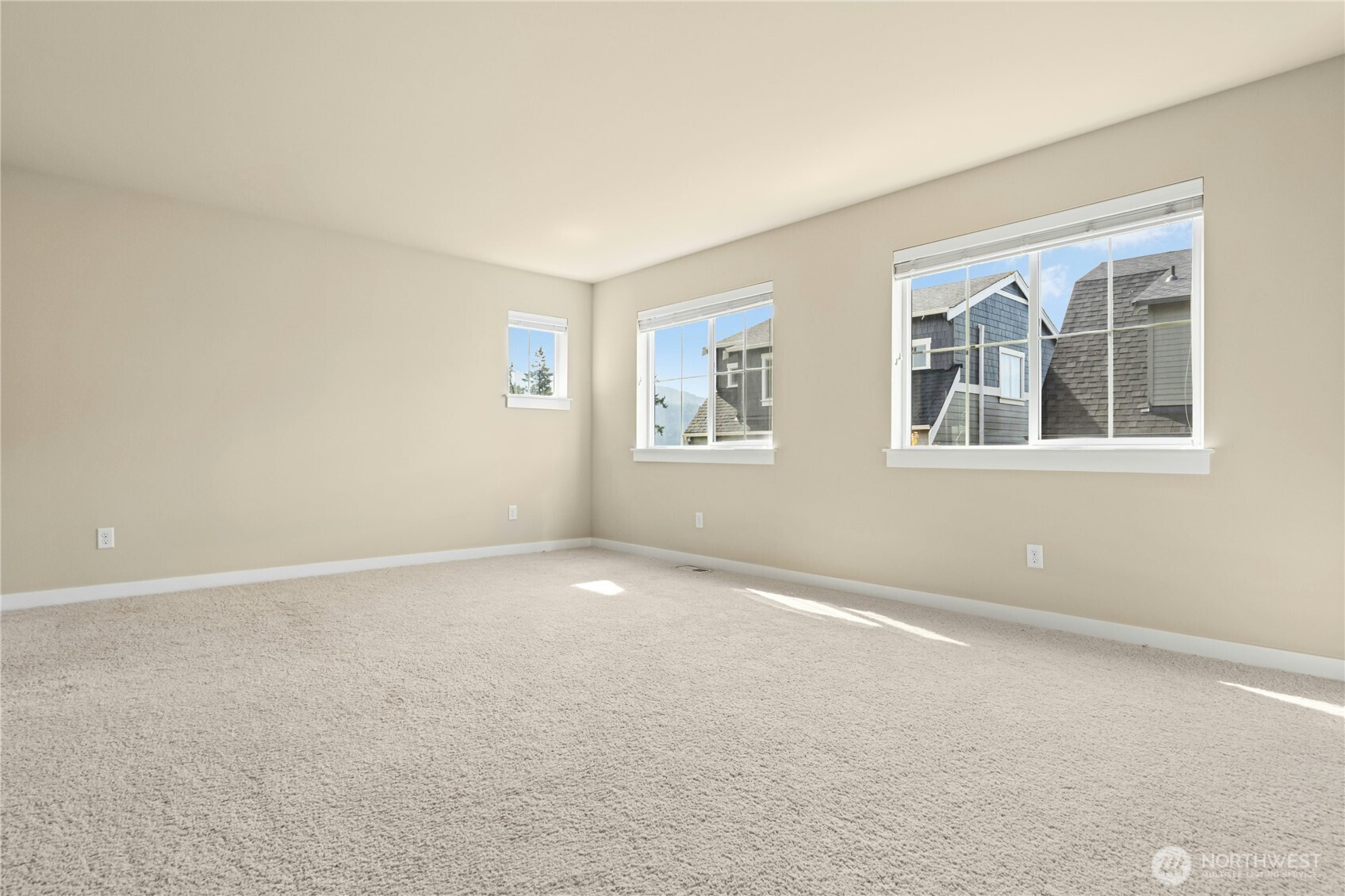 365 Ne Denny Way Property Photo 15