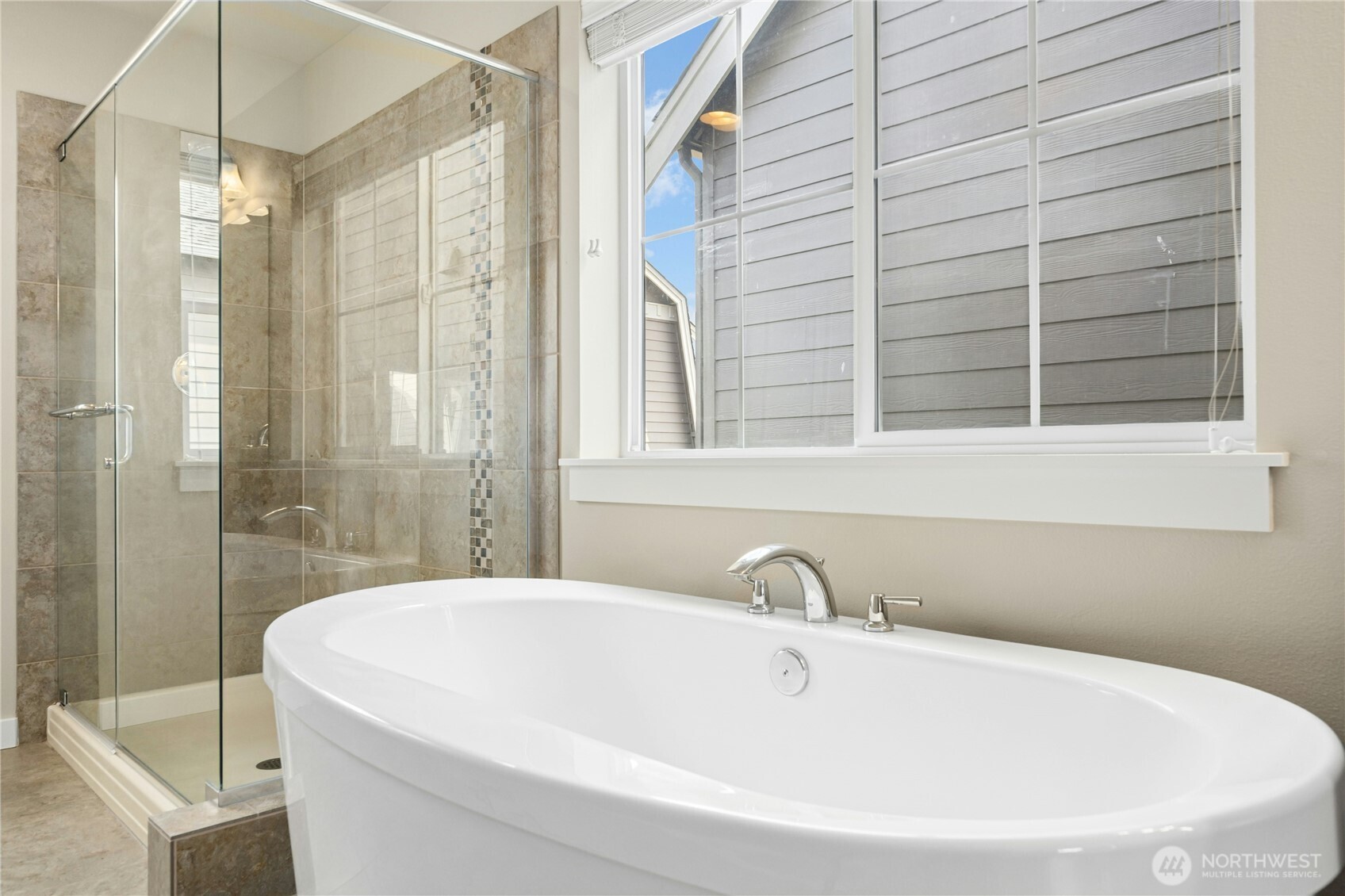 365 Ne Denny Way Property Photo 19