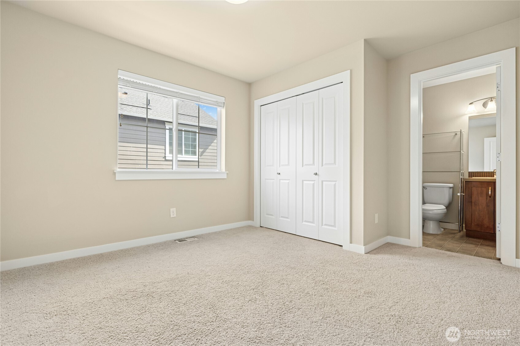 365 Ne Denny Way Property Photo 20