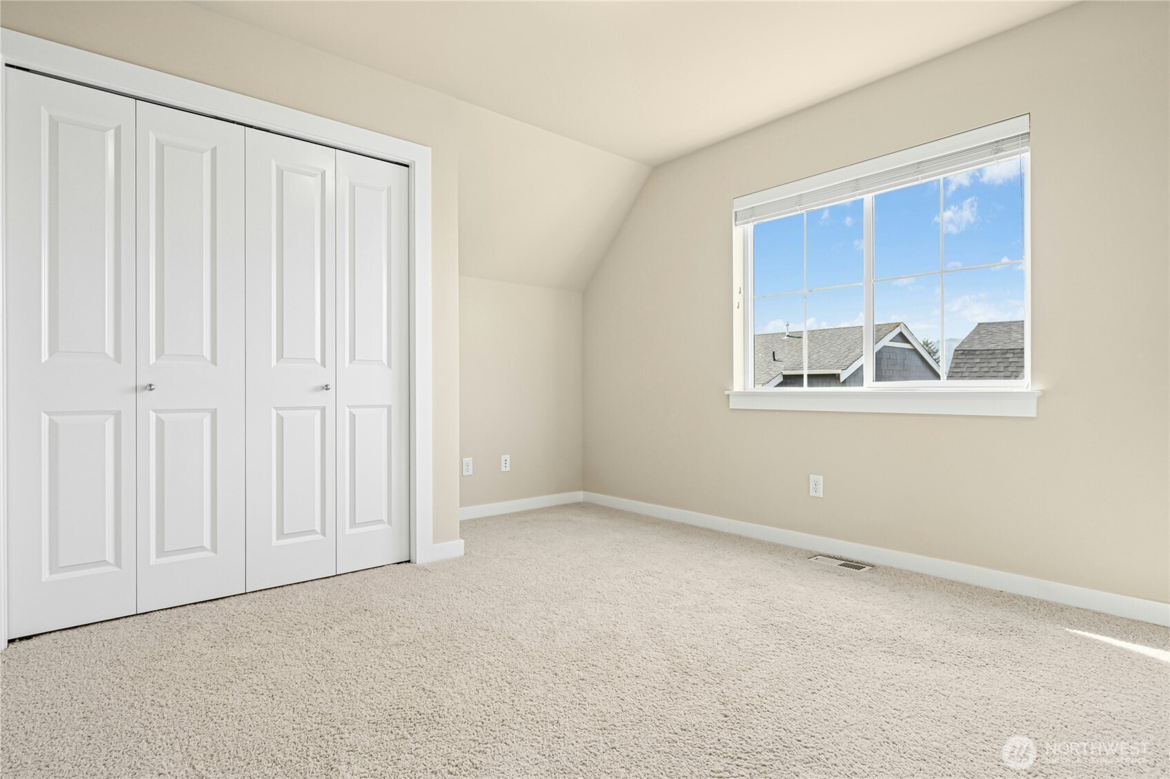 365 Ne Denny Way Property Photo 24