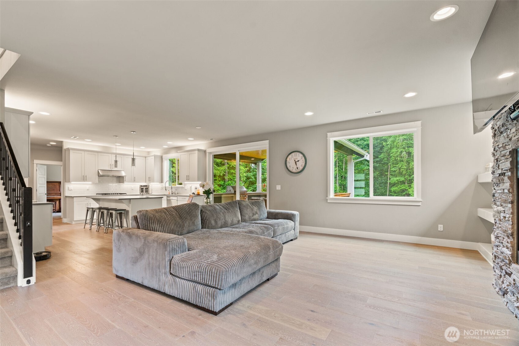 10103 52nd Street Property Photo 5