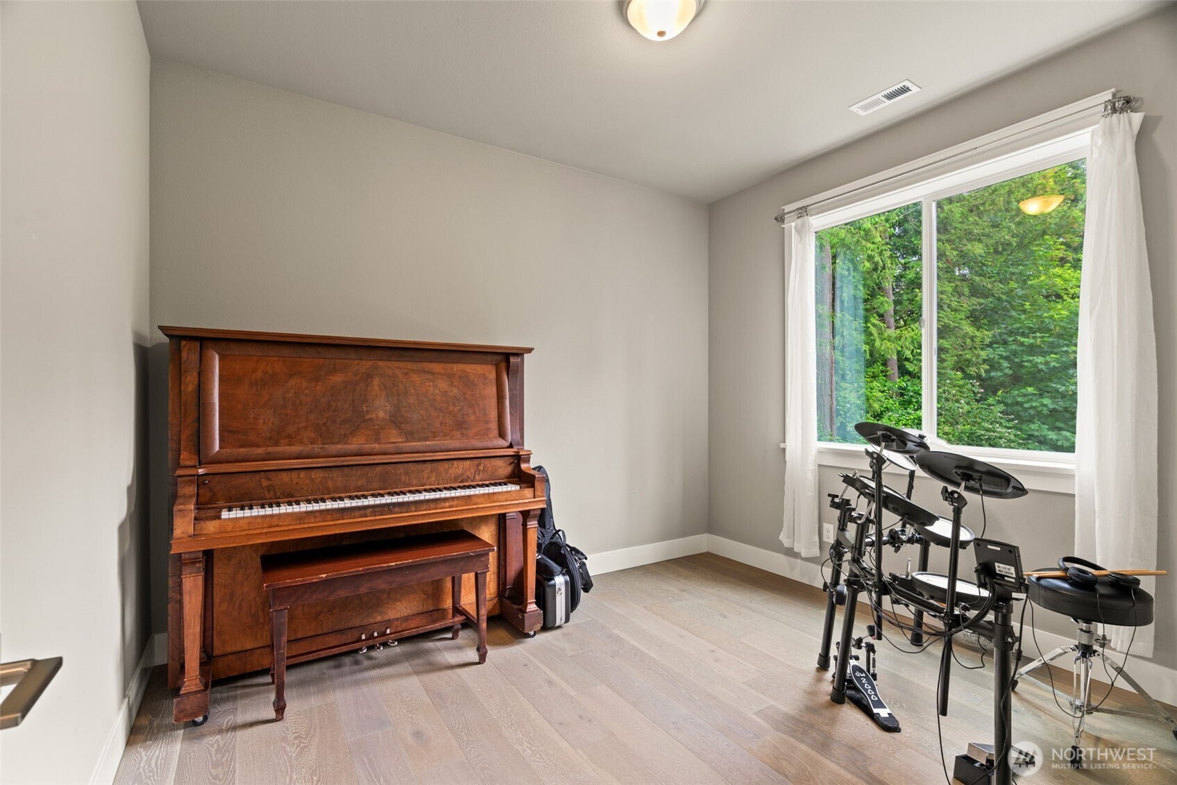 10103 52nd Street Property Photo 15