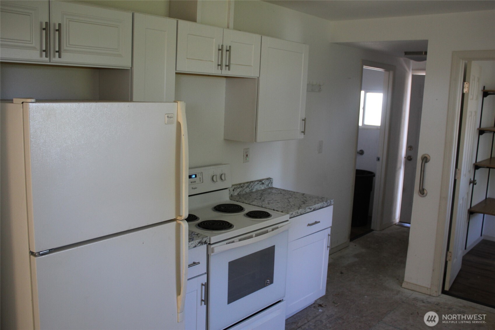 208 Sinclair Property Photo 6