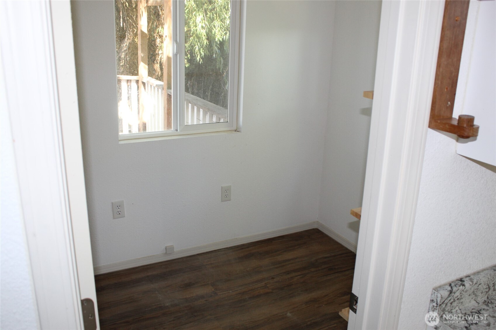208 Sinclair Property Photo 9