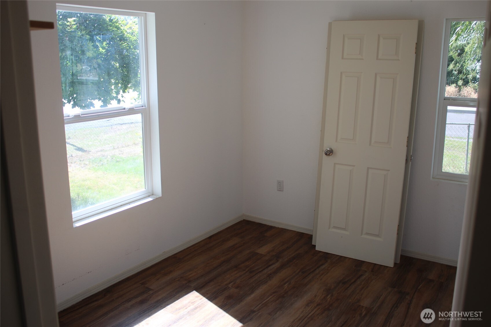 208 Sinclair Property Photo 10