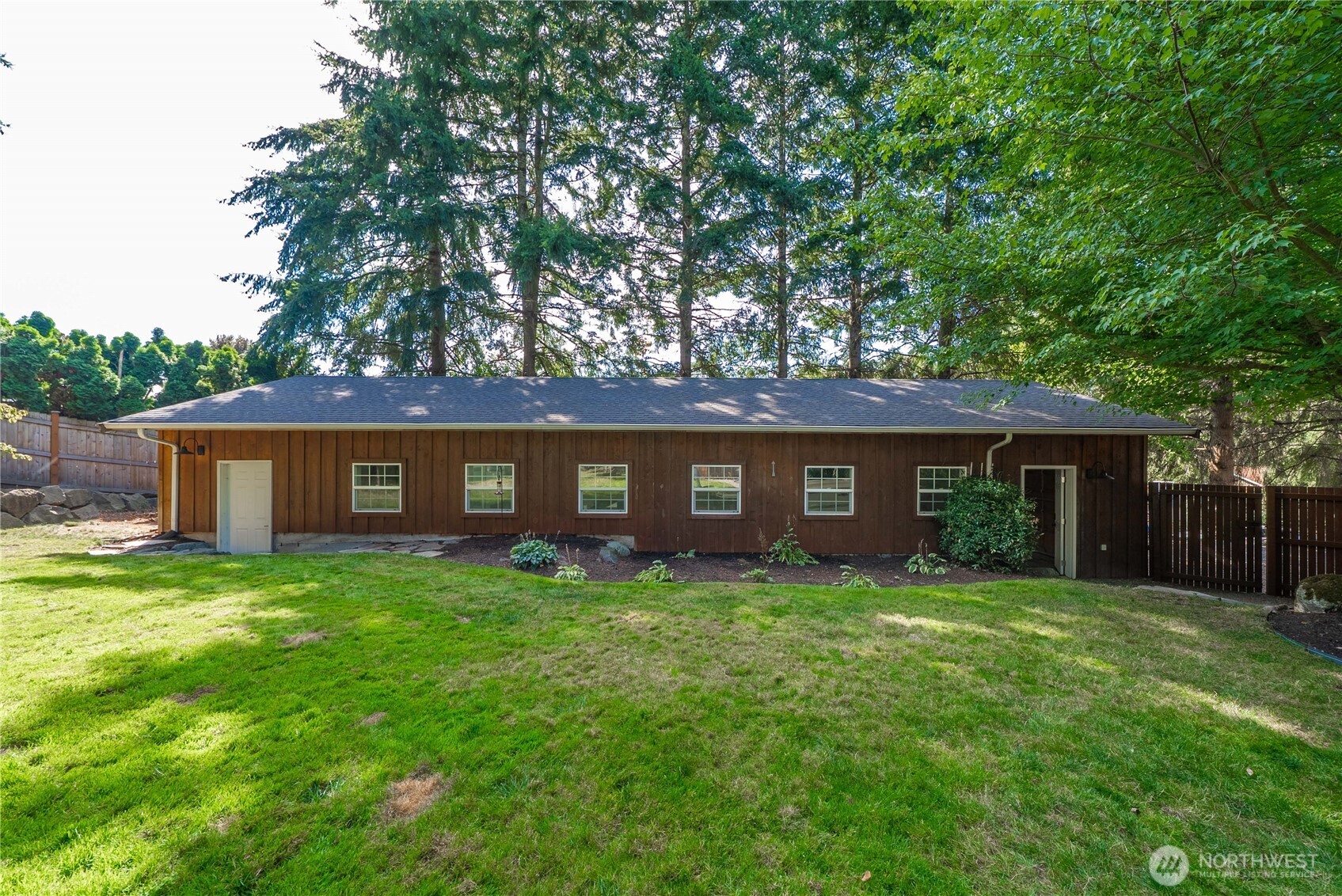 2213 Virginia Court Property Photo 2