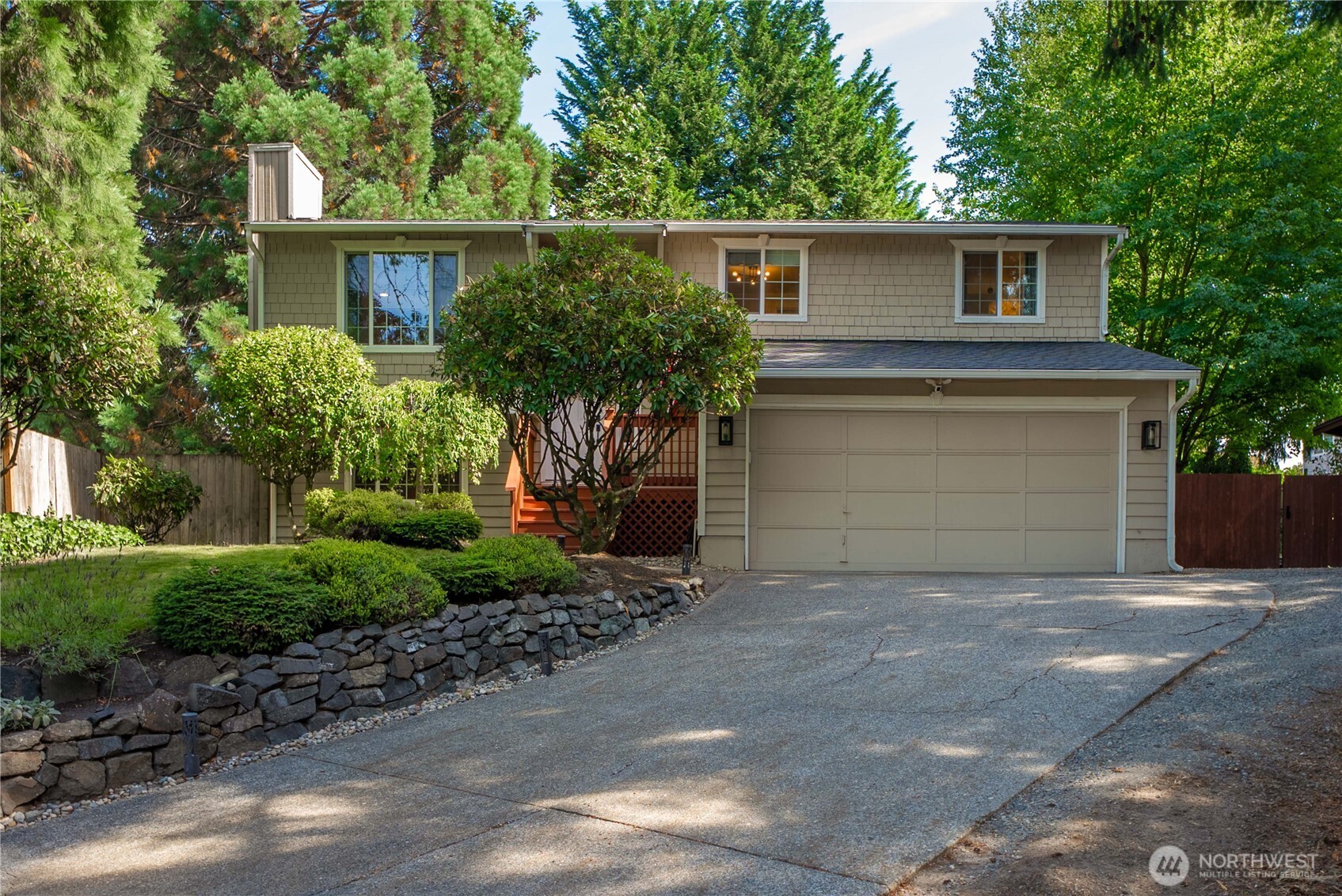 2213 Virginia Court Property Photo 4