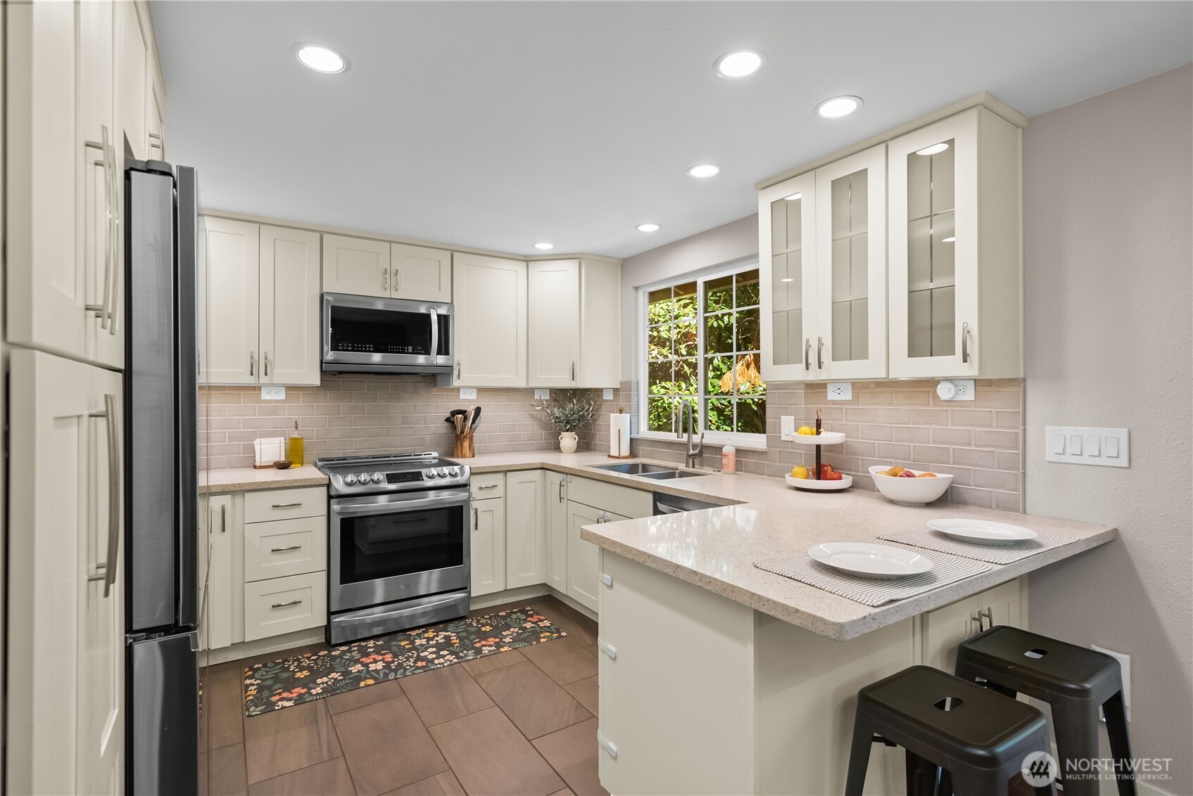 2213 Virginia Court Property Photo 8