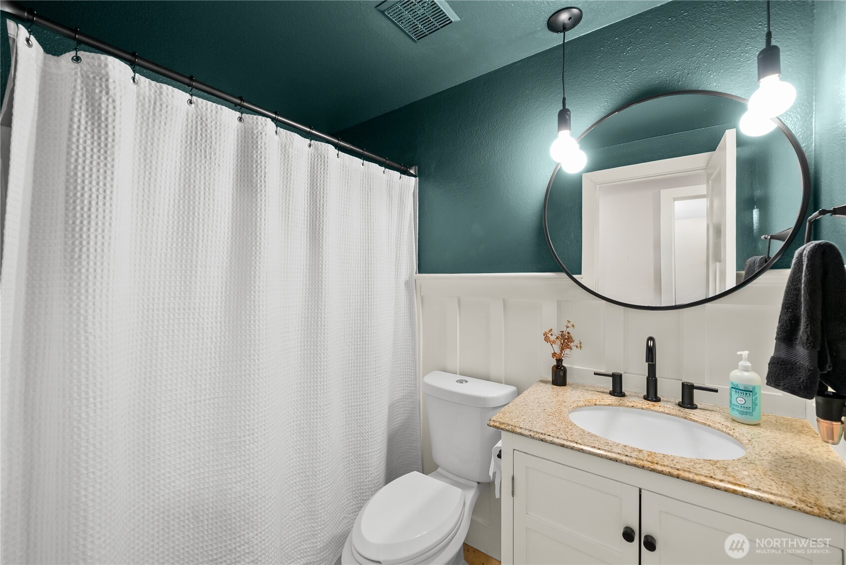 2213 Virginia Court Property Photo 17