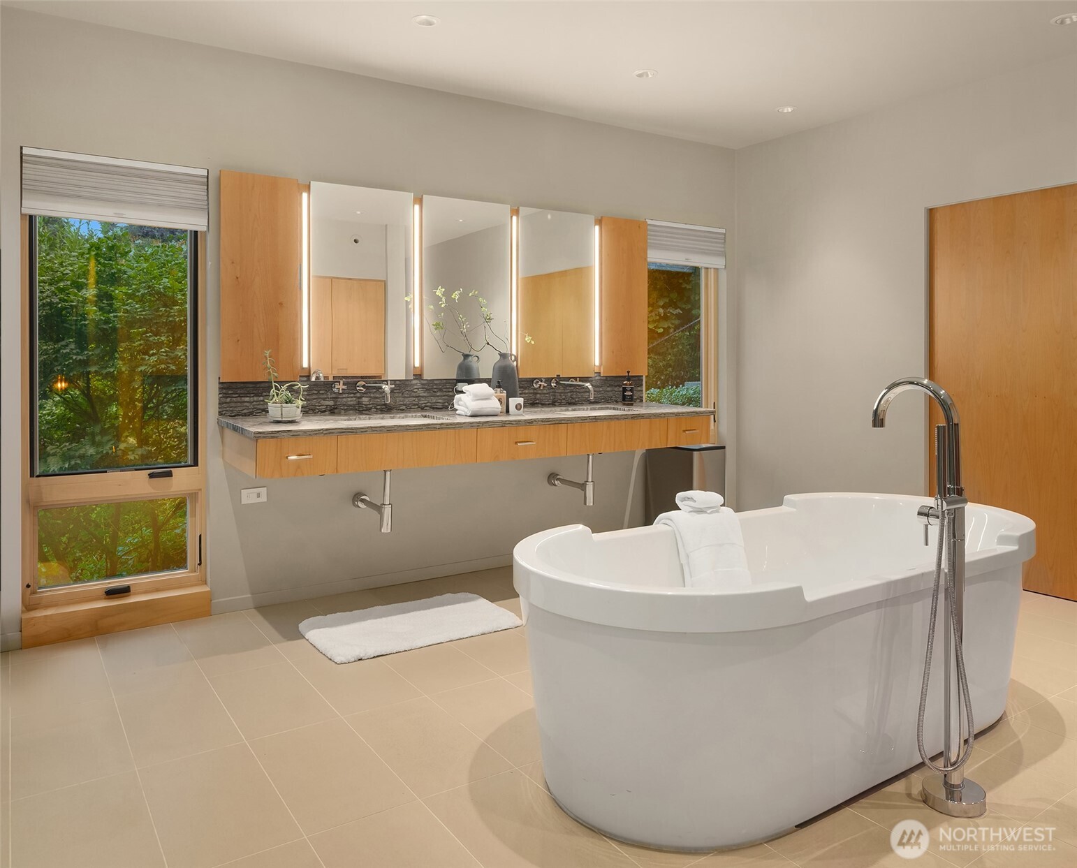1215 Warren Avenue Property Photo 29