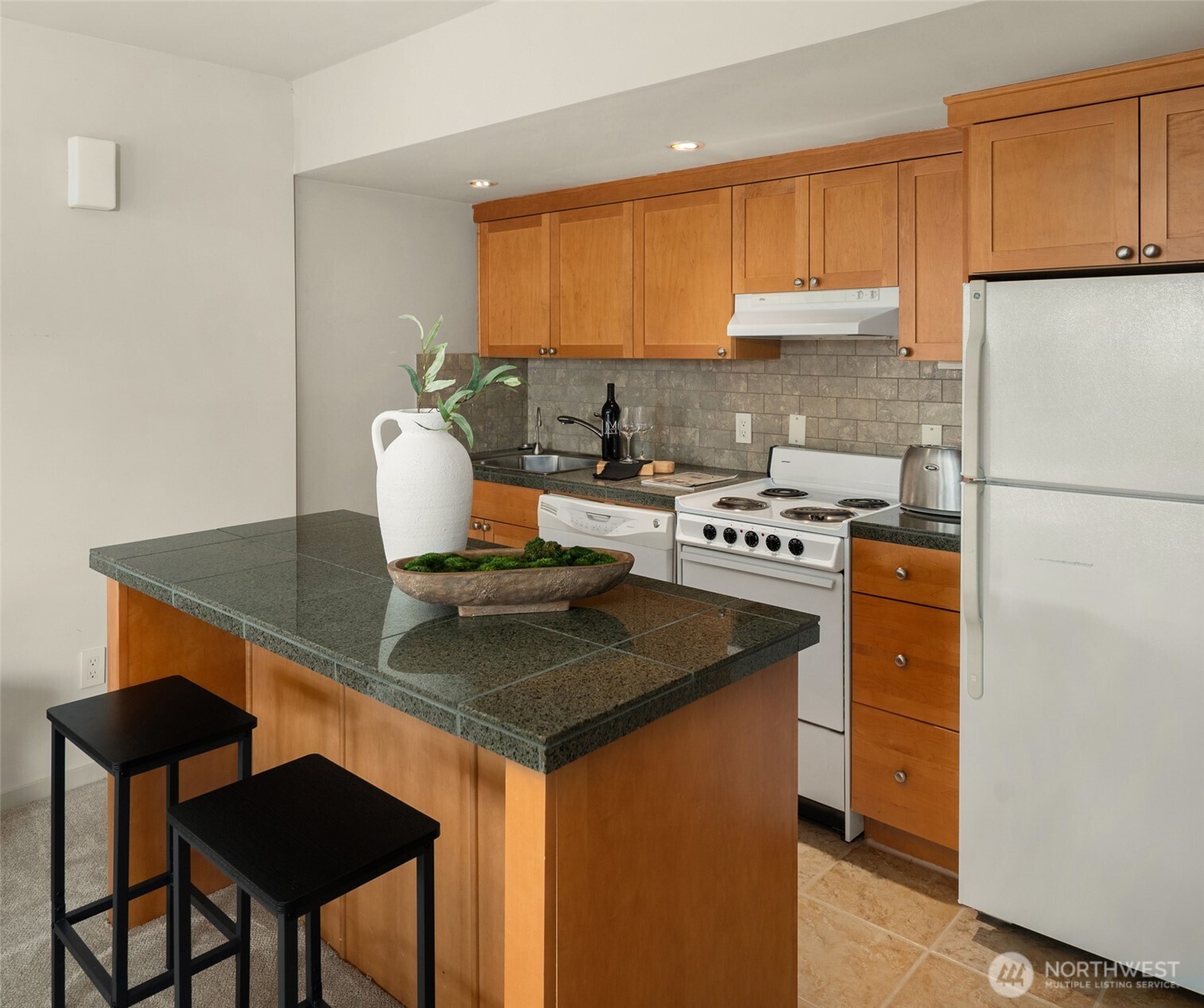1215 Warren Avenue Property Photo 35