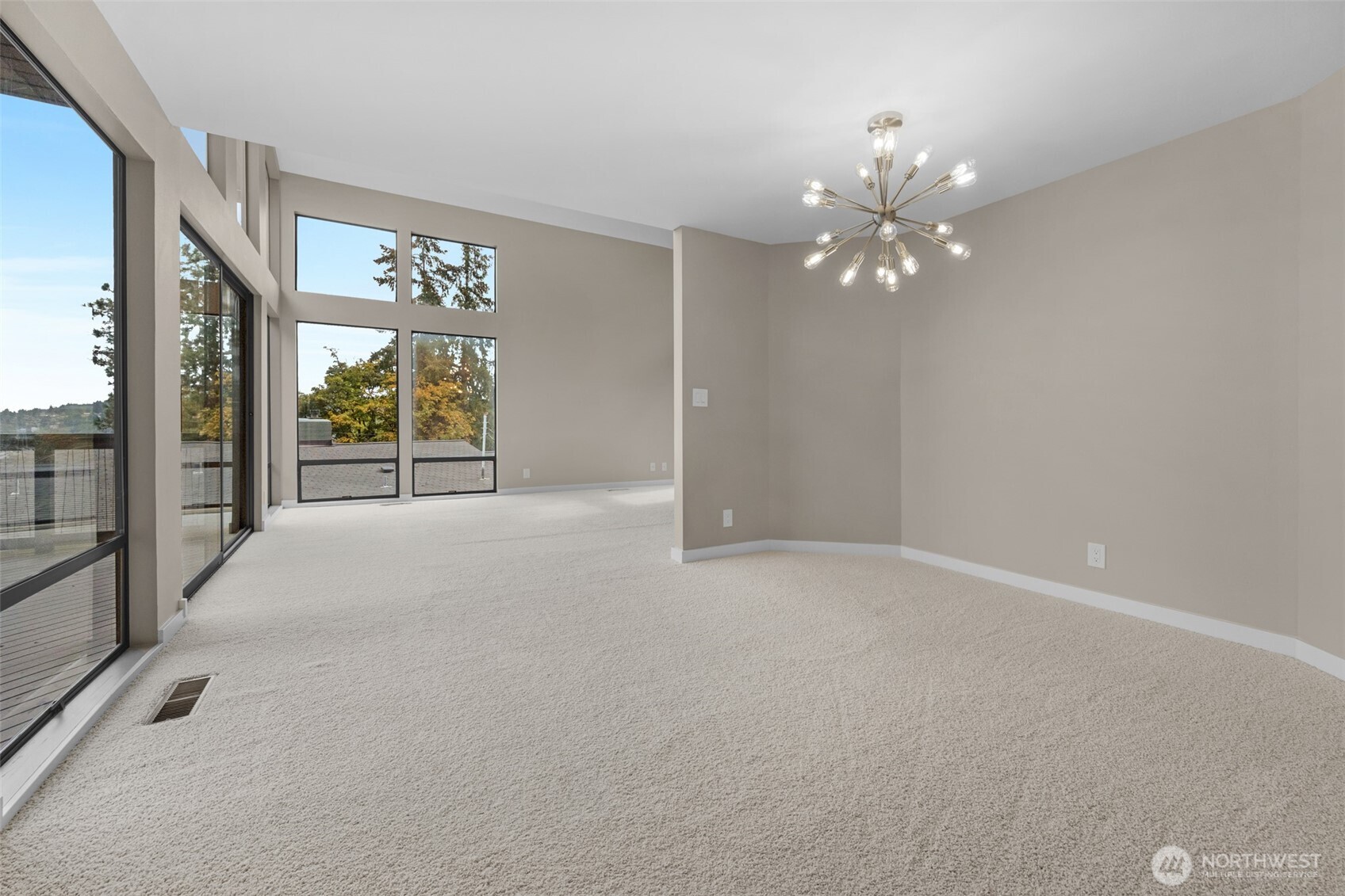 3556 Ne 147th Street Property Photo 5
