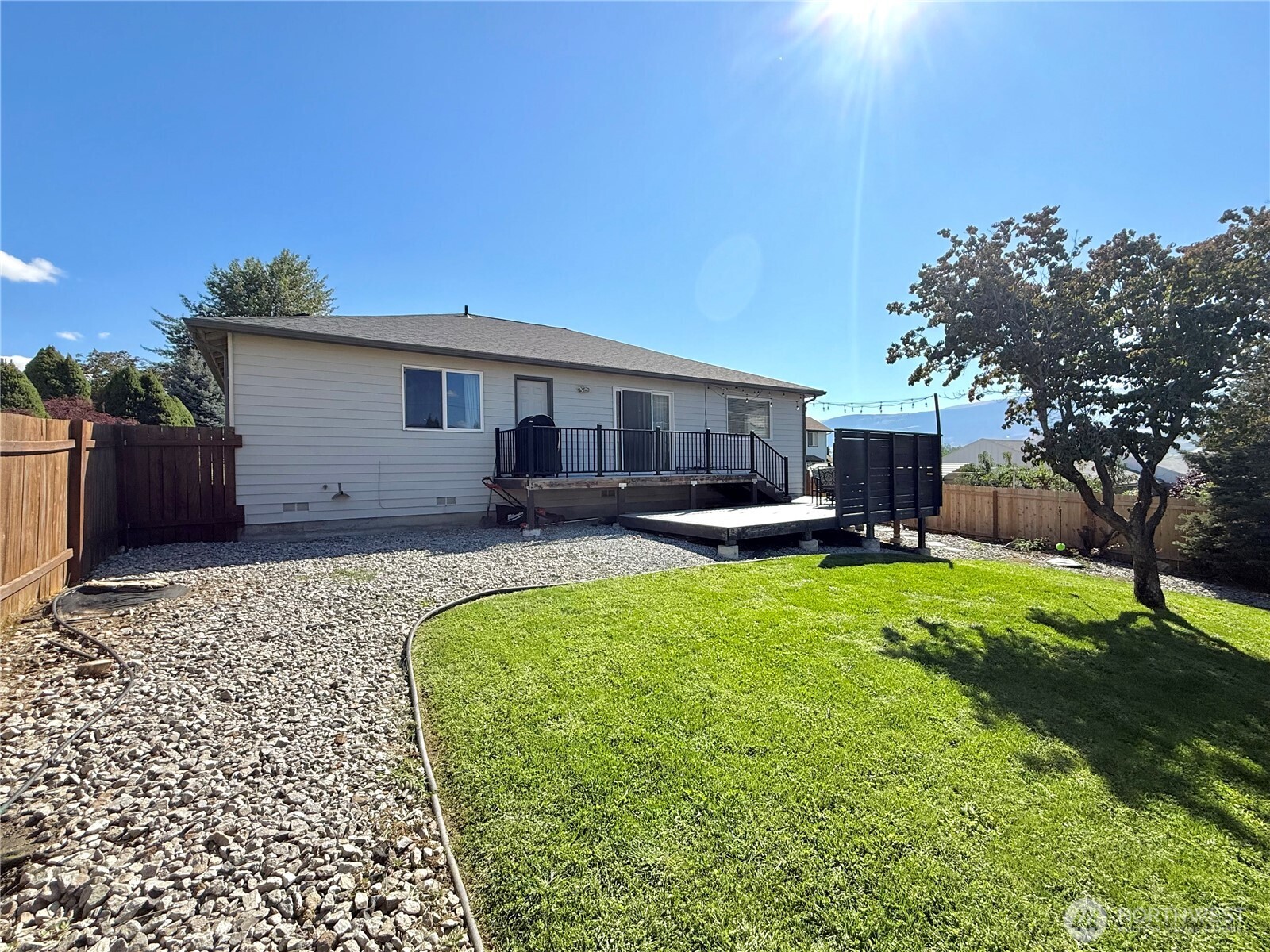 634 S Lincoln Place Property Photo 5