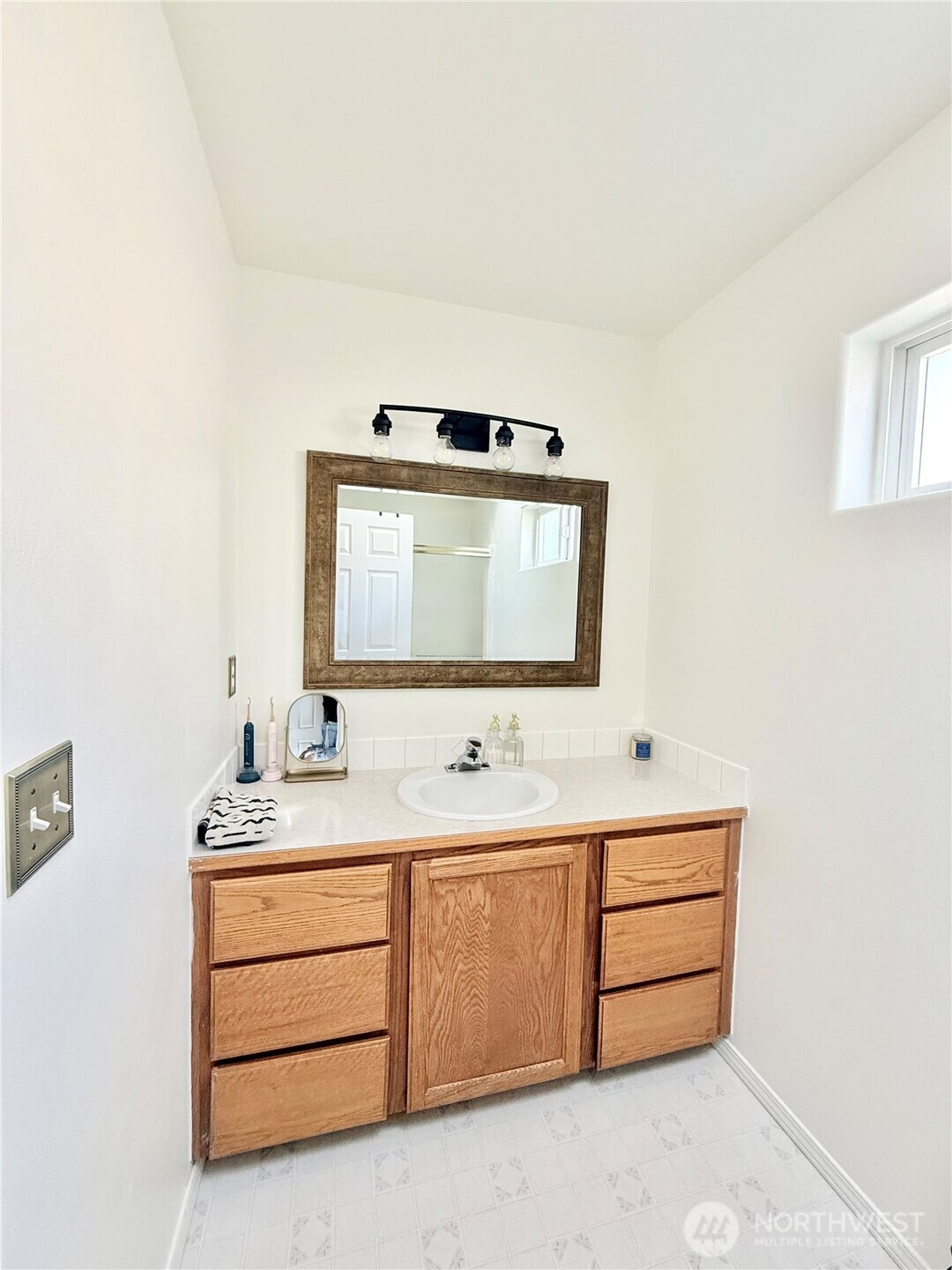 634 S Lincoln Place Property Photo 18