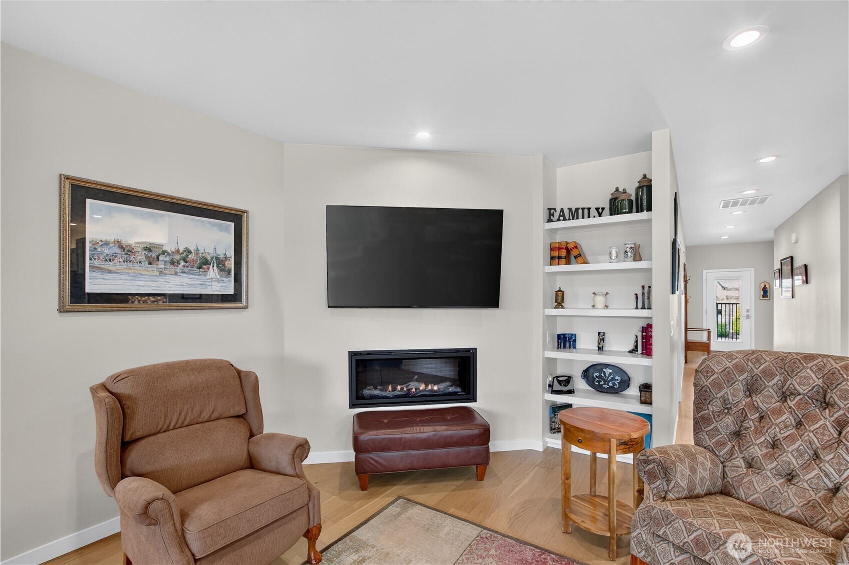 300 E Chinook Property Photo 11