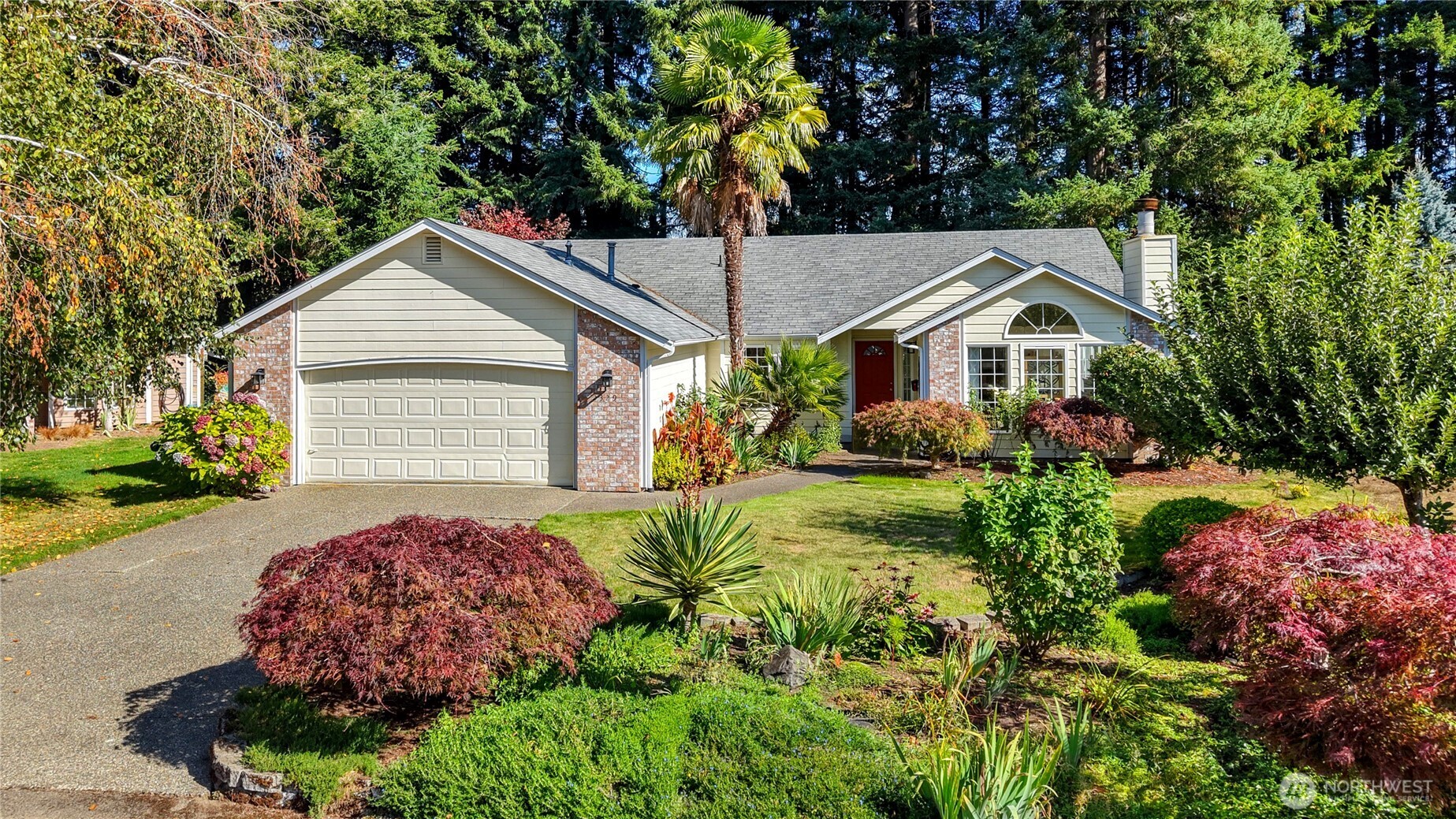 2329 Woodfield Loop Property Photo 1