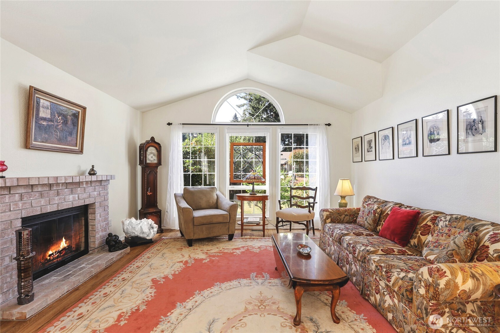 2329 Woodfield Loop Property Photo 6