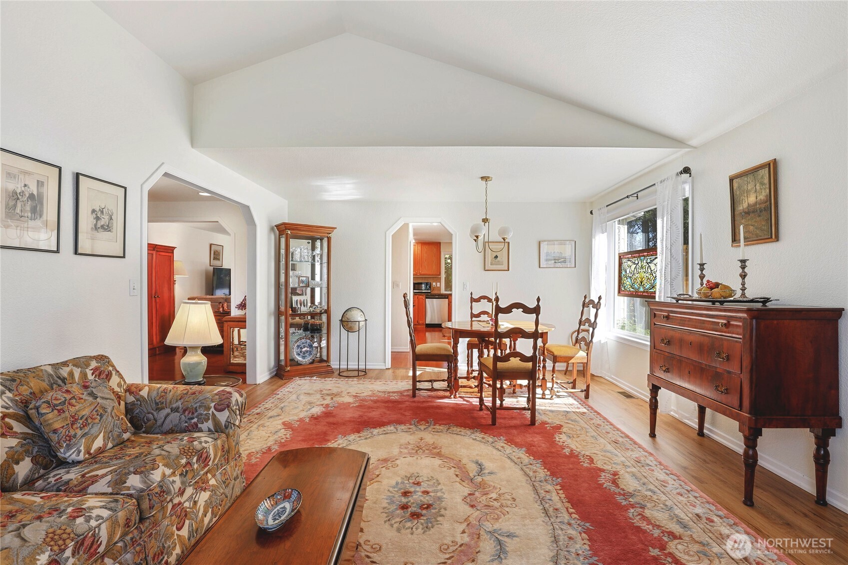 2329 Woodfield Loop Property Photo 8