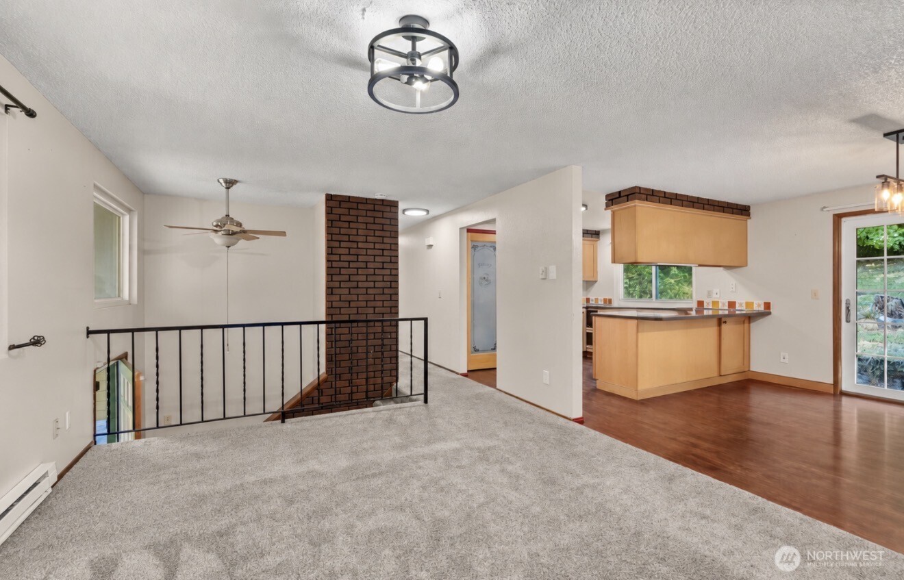 363 Se Canyon Drive Property Photo 8