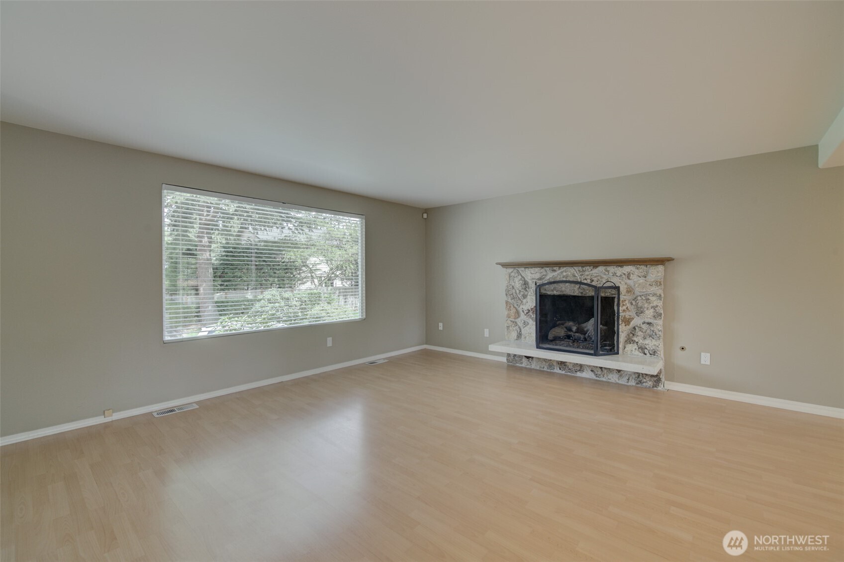 13930 122nd Avenue Property Photo 4