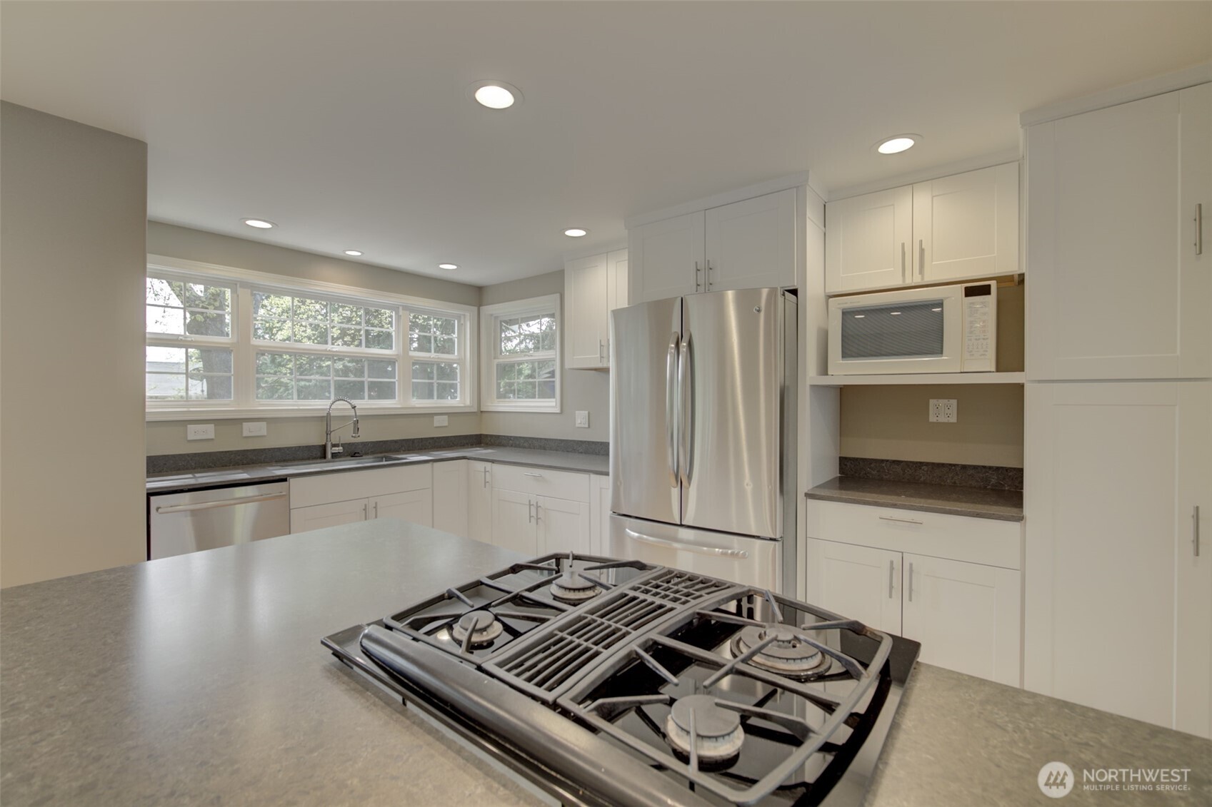 13930 122nd Avenue Property Photo 7