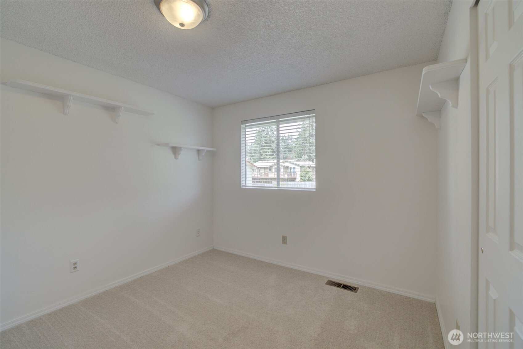 13930 122nd Avenue Property Photo 16