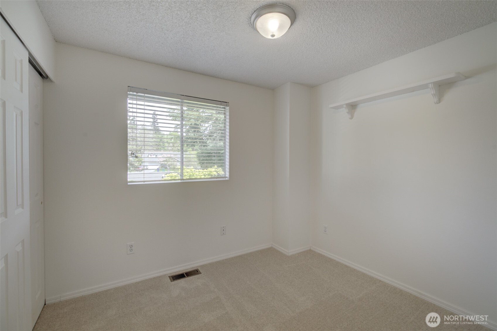13930 122nd Avenue Property Photo 17