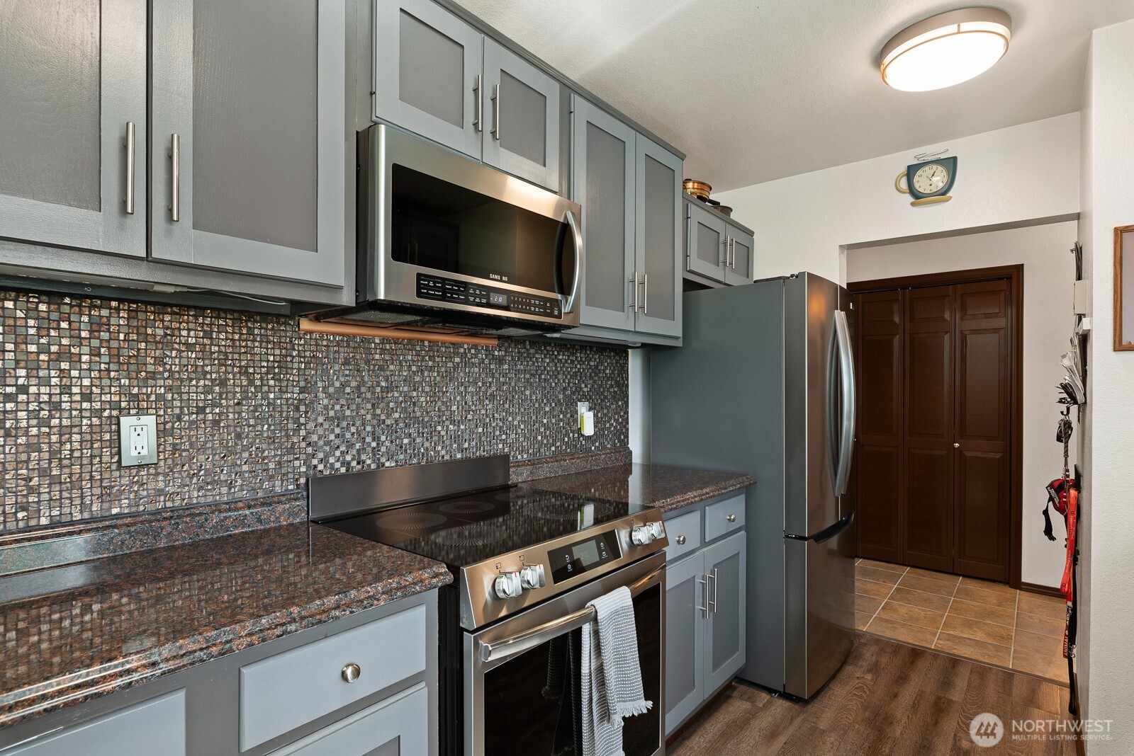 2021 N Laventure Road 201 Property Photo 7