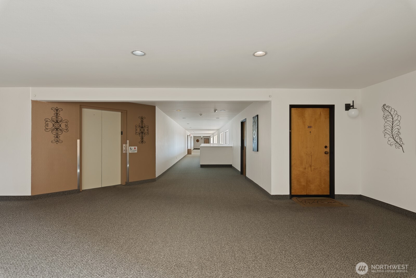 2021 N Laventure Road 201 Property Photo 21