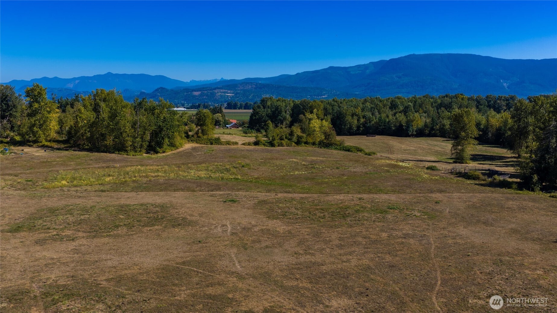 2753 E Badger Road Property Photo 3