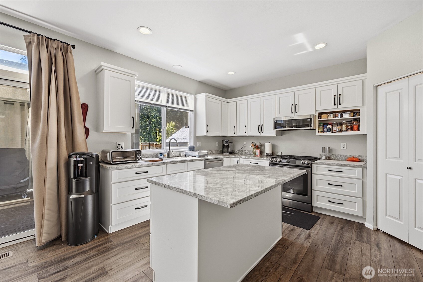 6410 63rd Street Property Photo 14