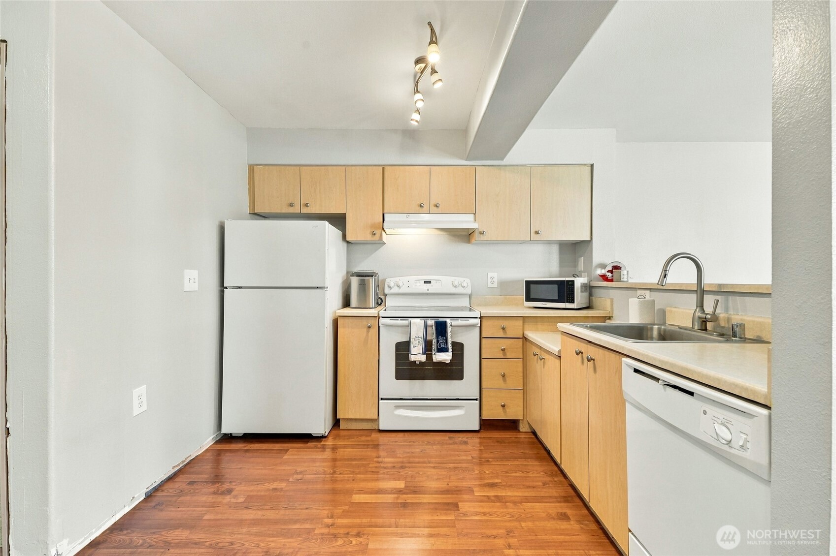 2824 Grand Avenue A411 Property Photo 12