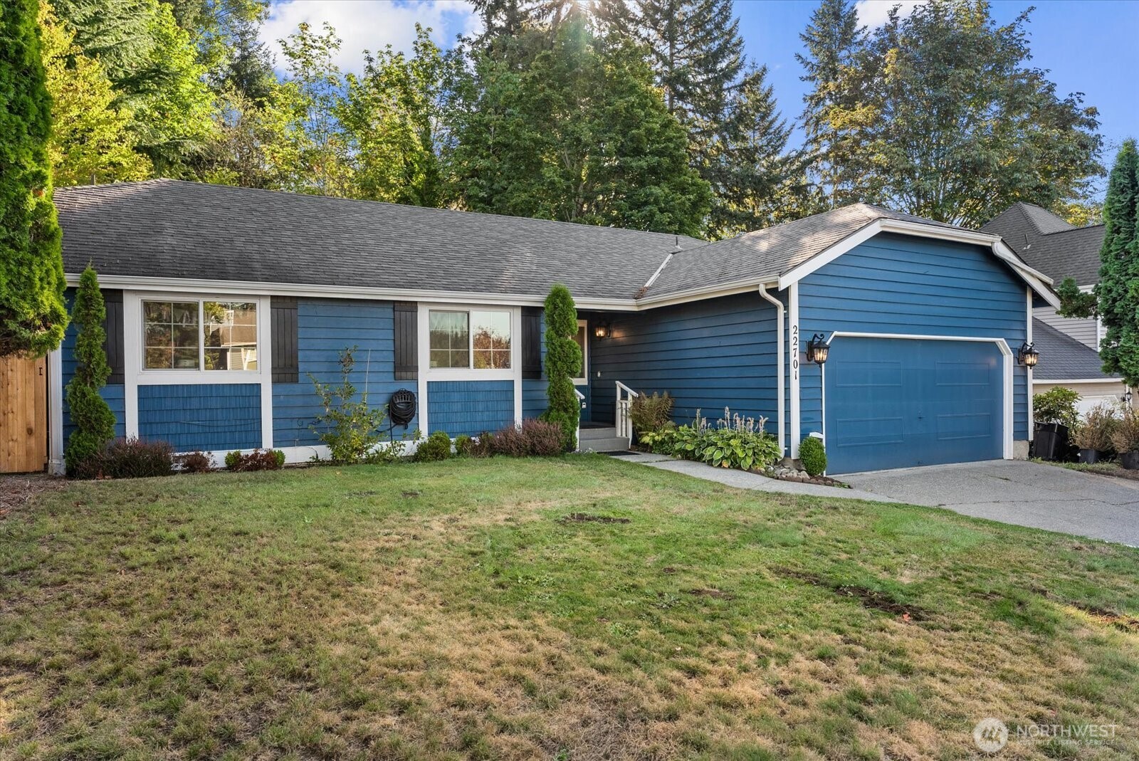 22701 12th Place Property Photo 4