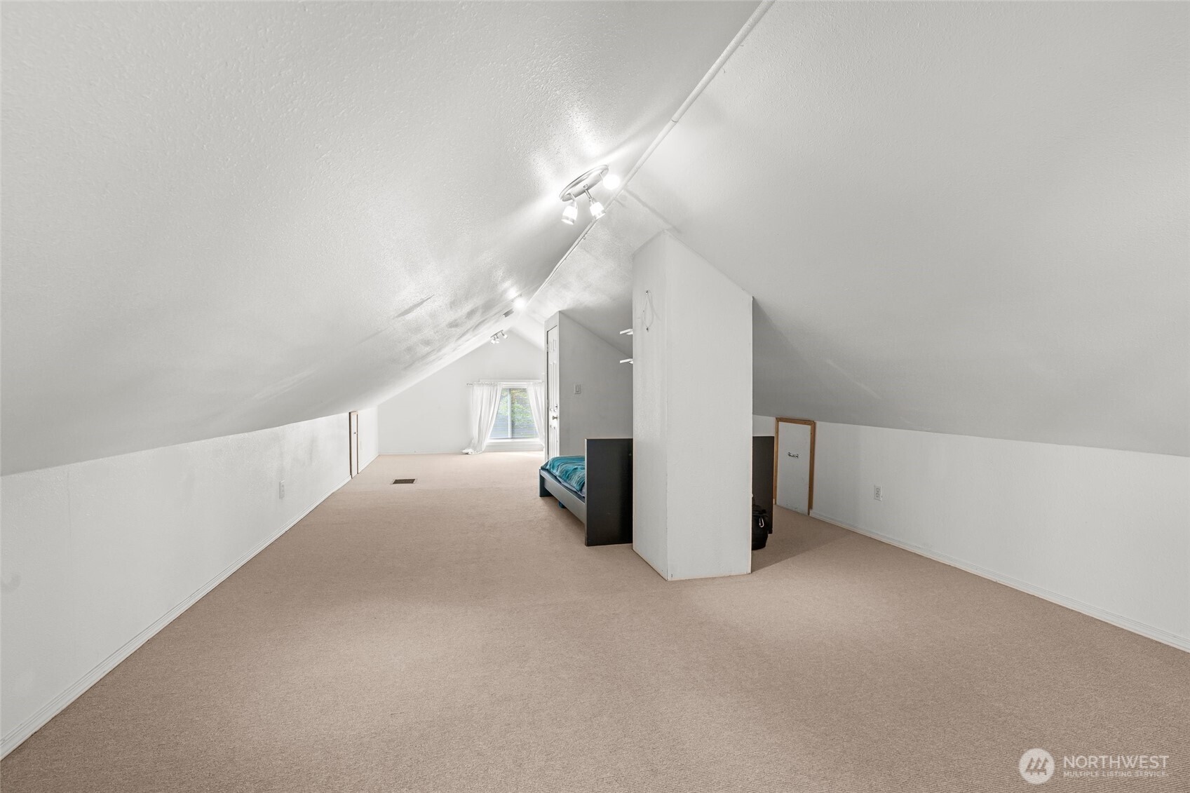 1923 15th Avenue Property Photo 24