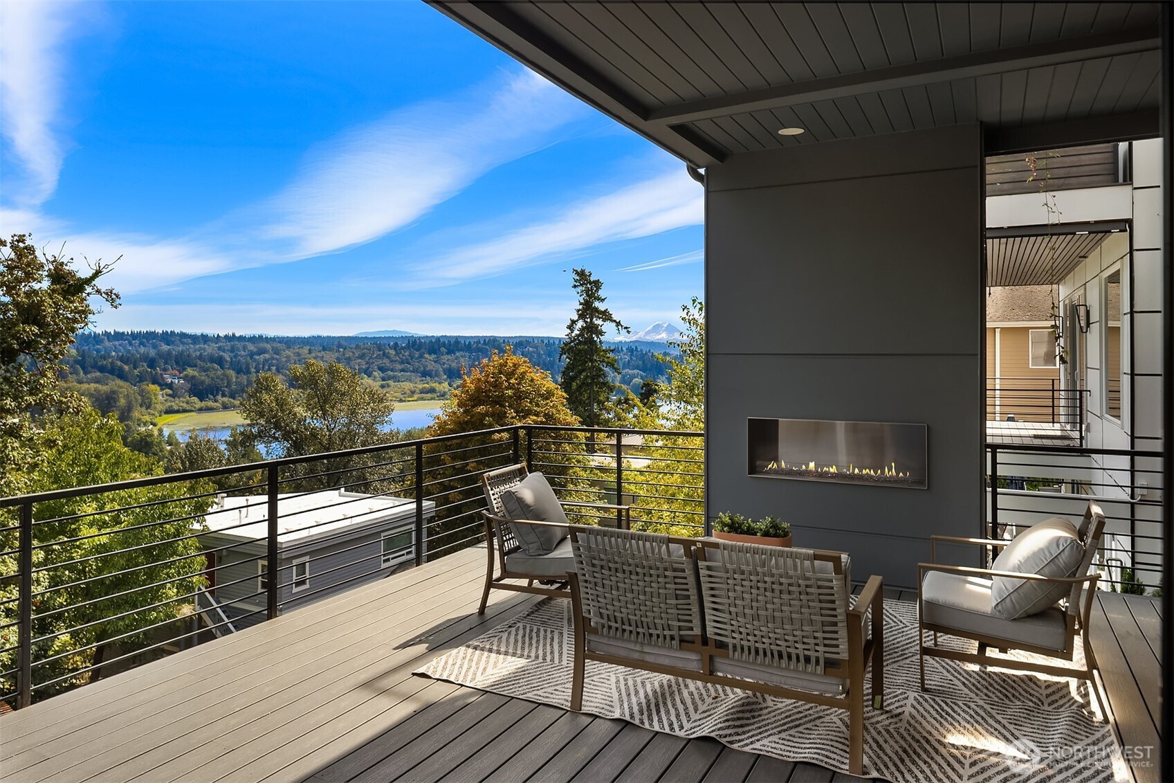 11909 90th Avenue Property Photo 2