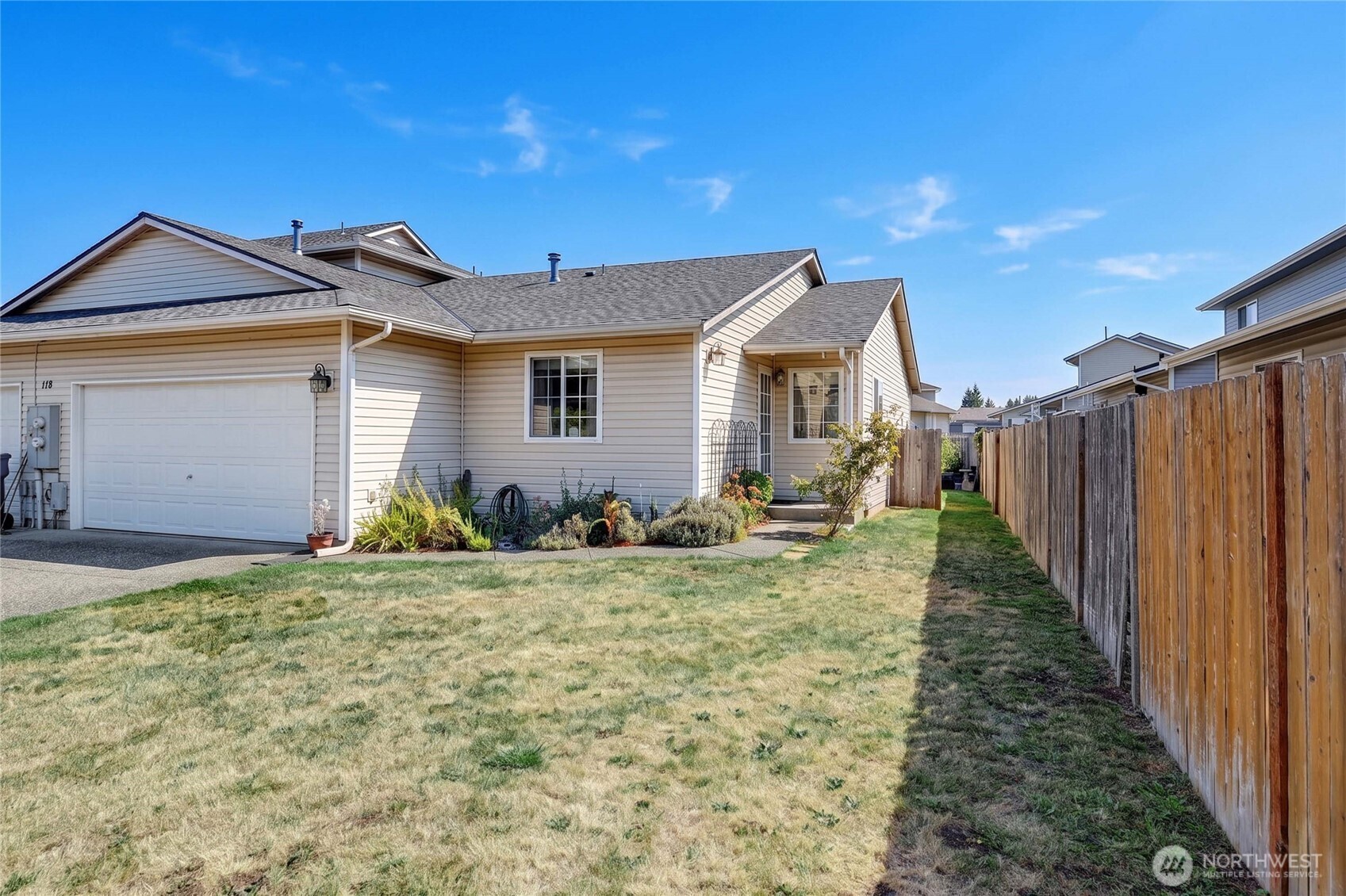 4017 165th Place B Property Photo 1