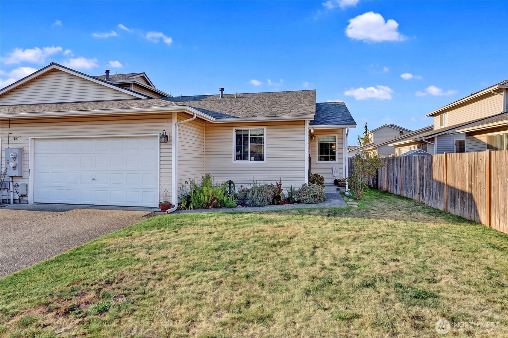 4017 165th Place B Property Photo 2