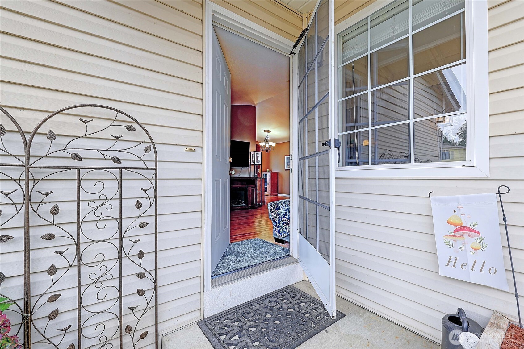 4017 165th Place B Property Photo 3