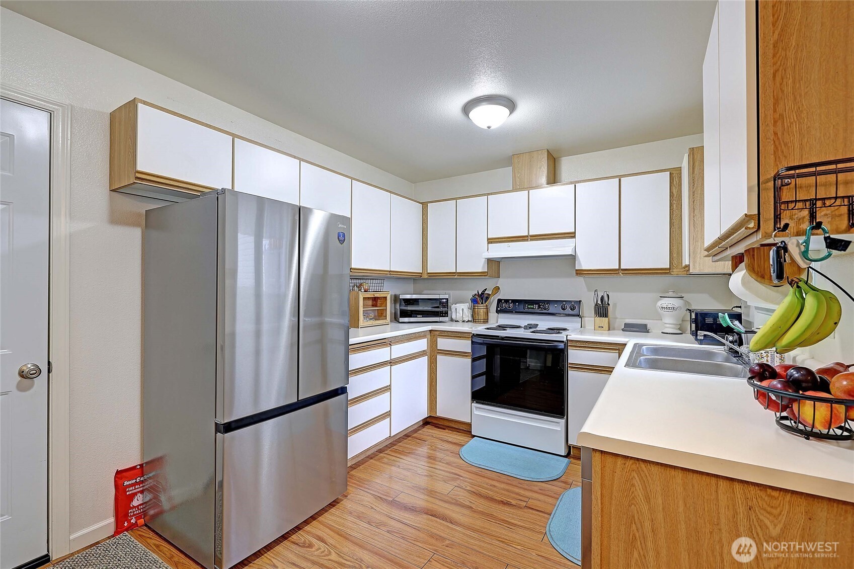 4017 165th Place B Property Photo 8