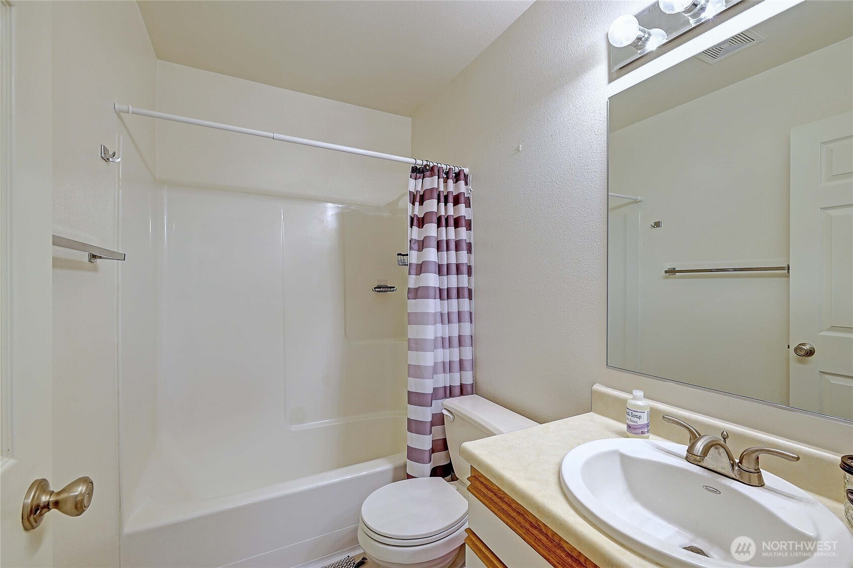 4017 165th Place B Property Photo 17