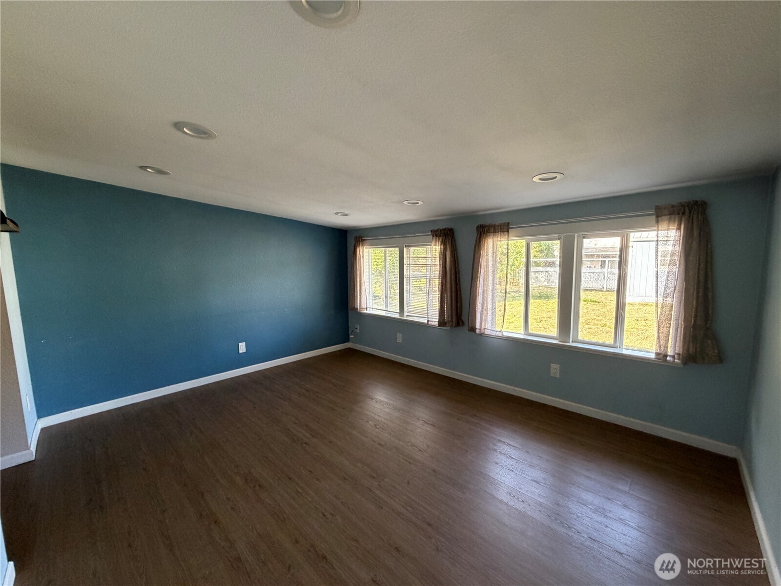 8153 Harborview Road Property Photo 6
