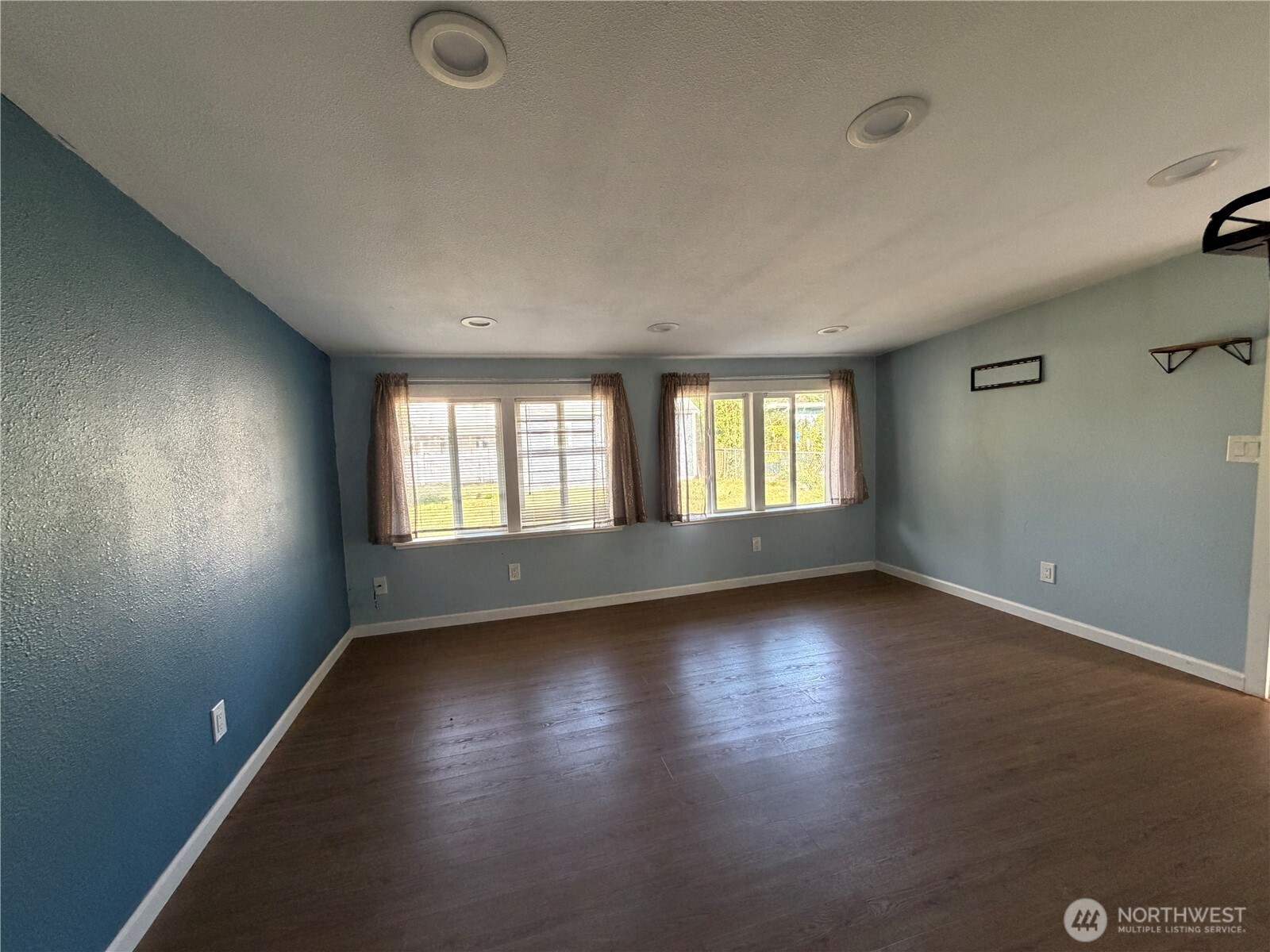 8153 Harborview Road Property Photo 7