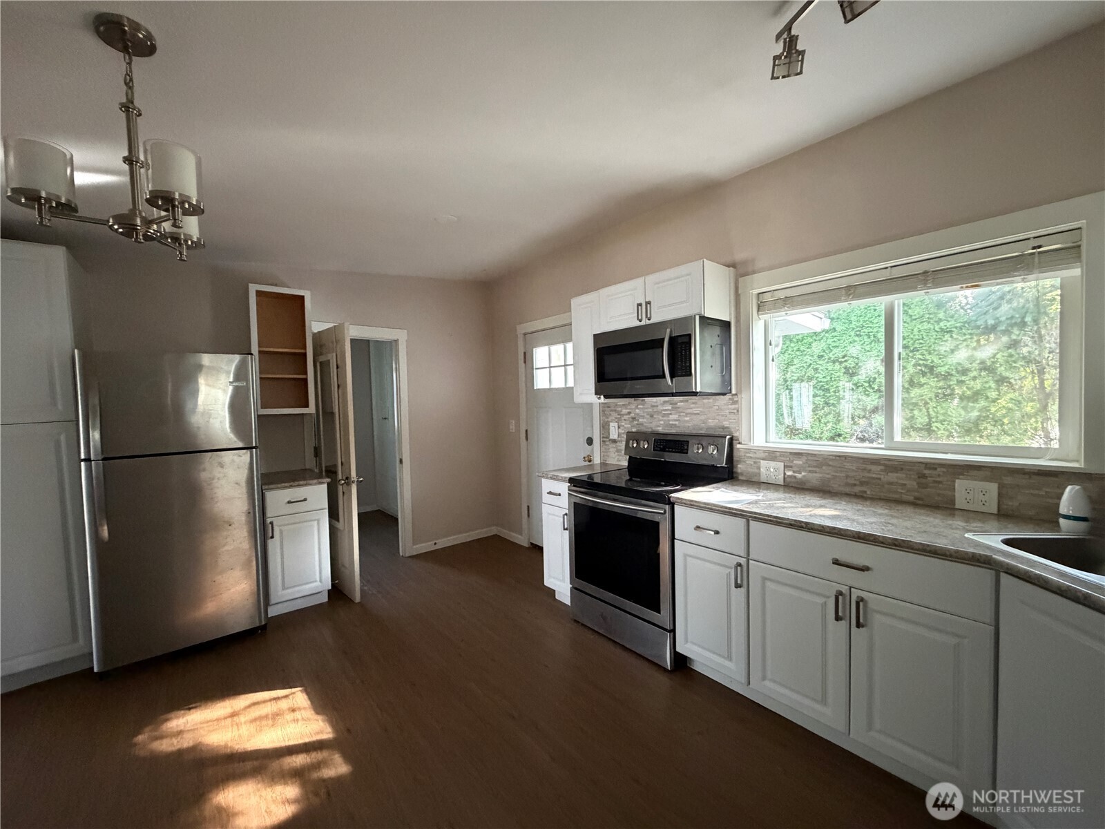 8153 Harborview Road Property Photo 11