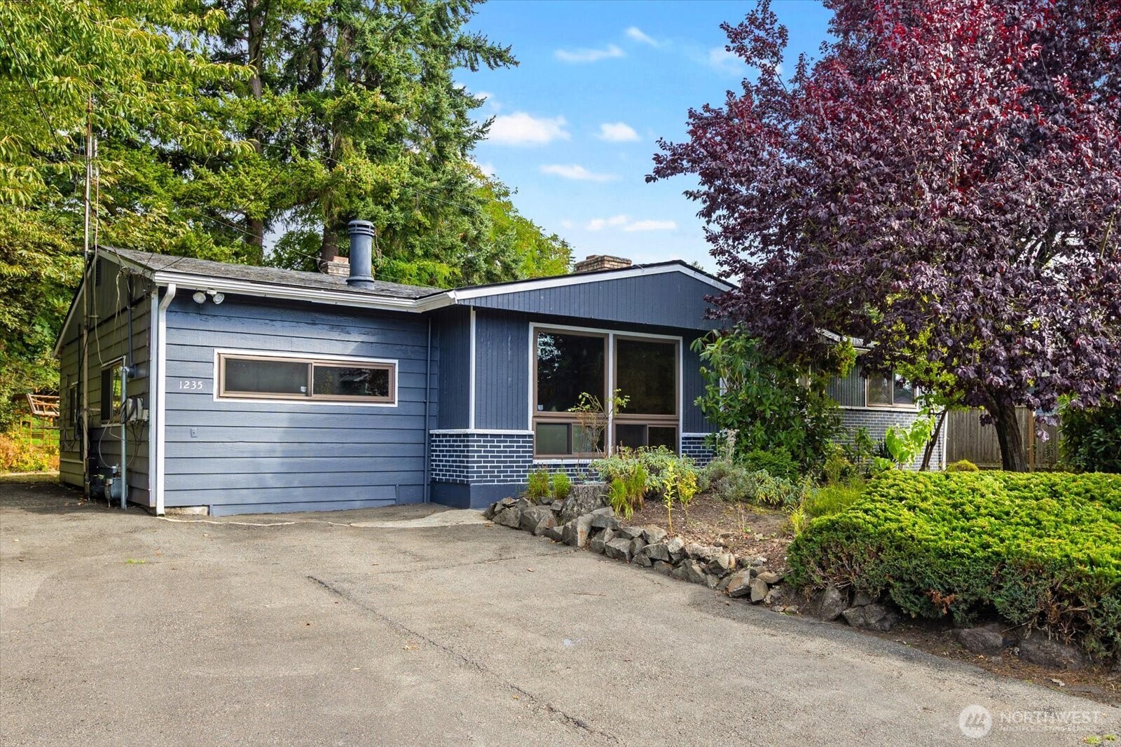 1235 8th Avenue Property Photo 1