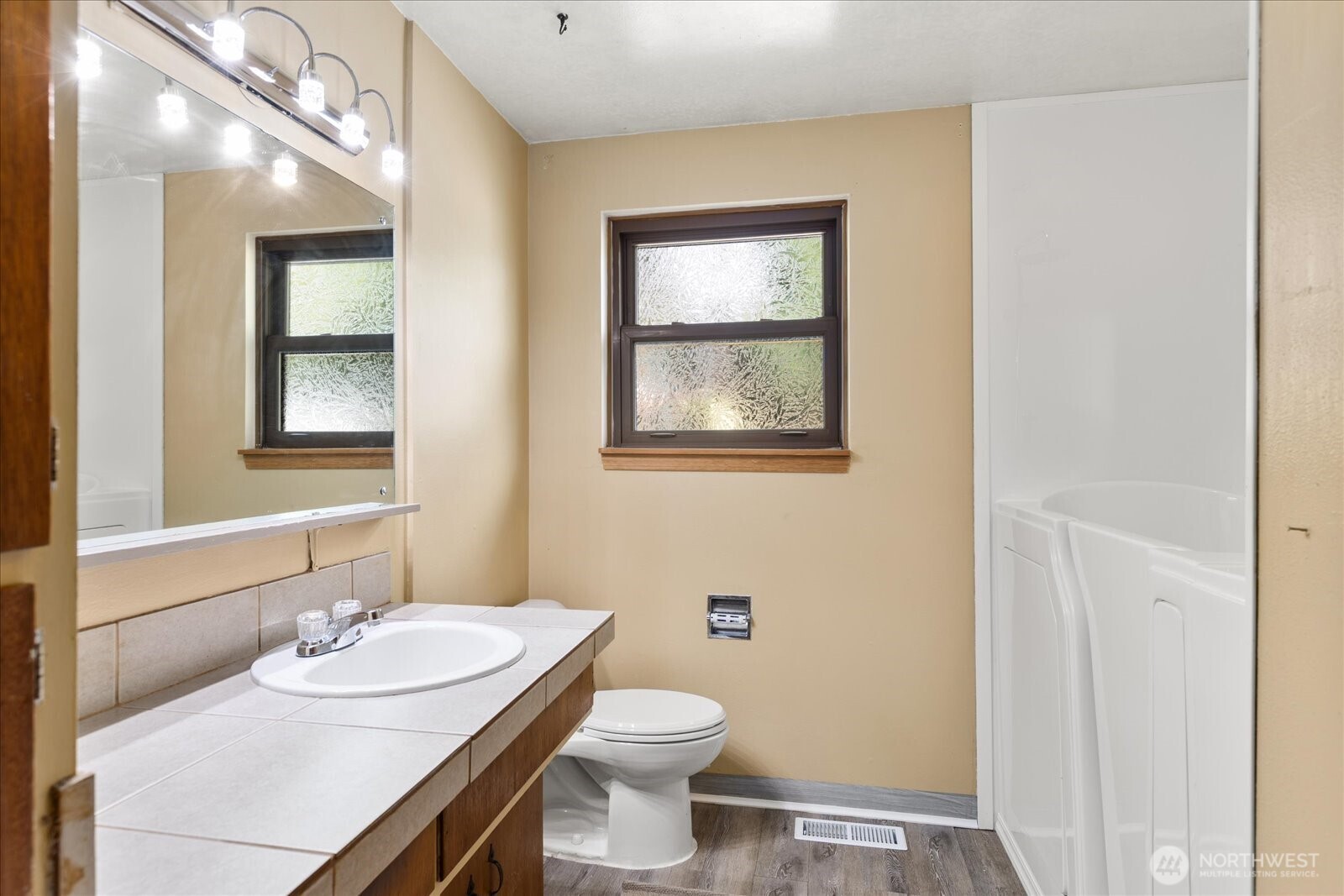 1235 8th Avenue Property Photo 23