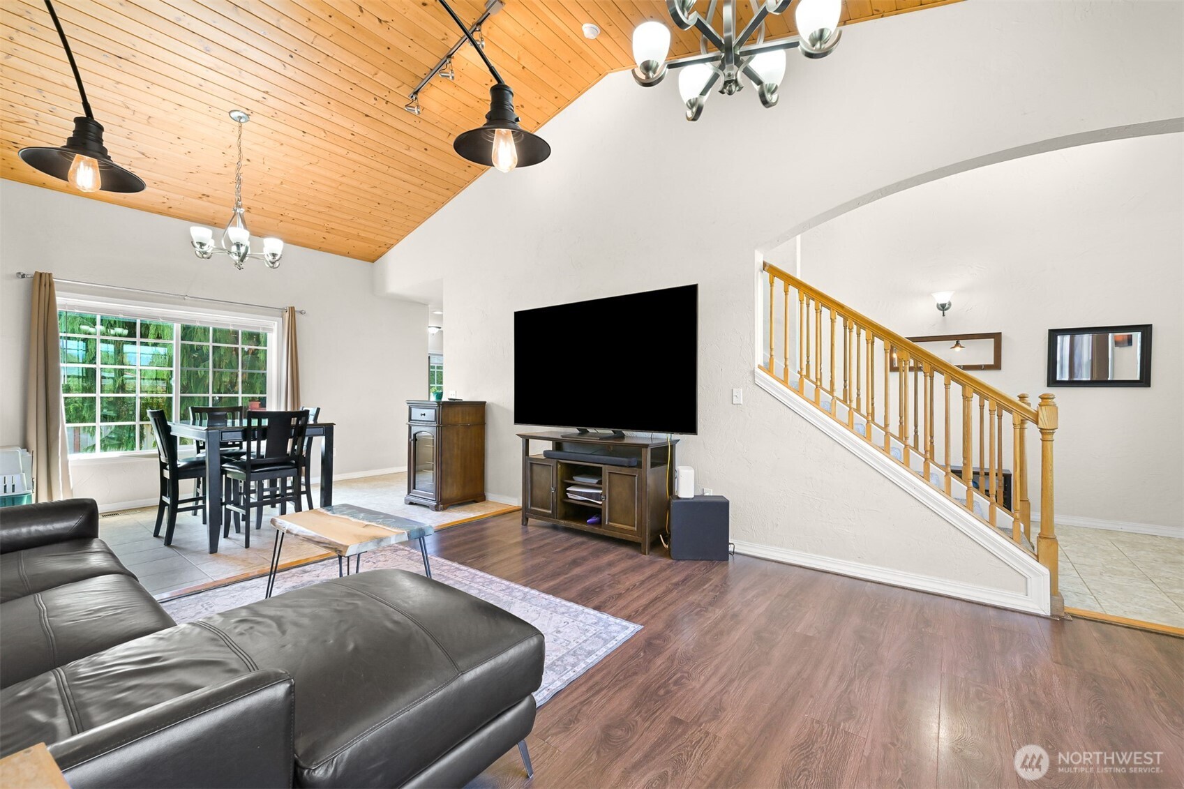 601 Jennings Avenue Property Photo 3